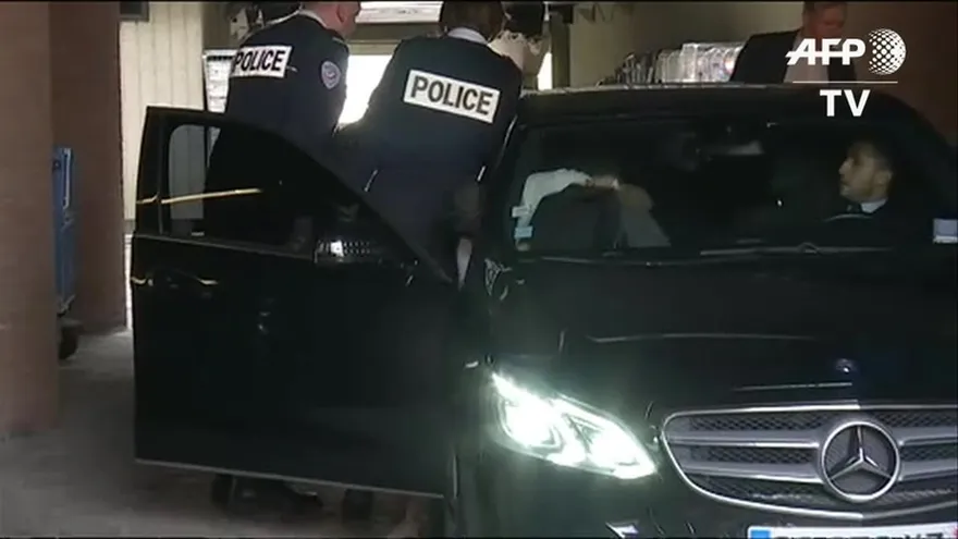 Karim Benzema niega complicidad en chantaje