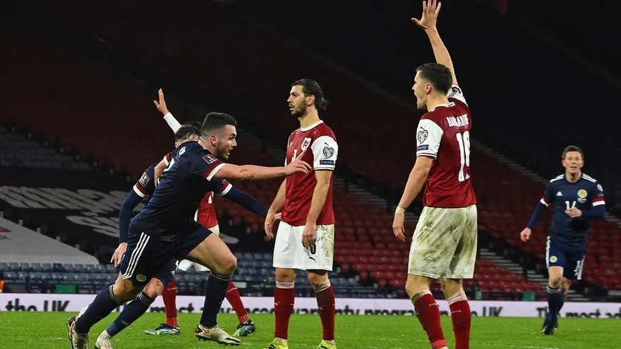 Wenger sugiere detección "automática" del fuera de juego en Mundial-2022