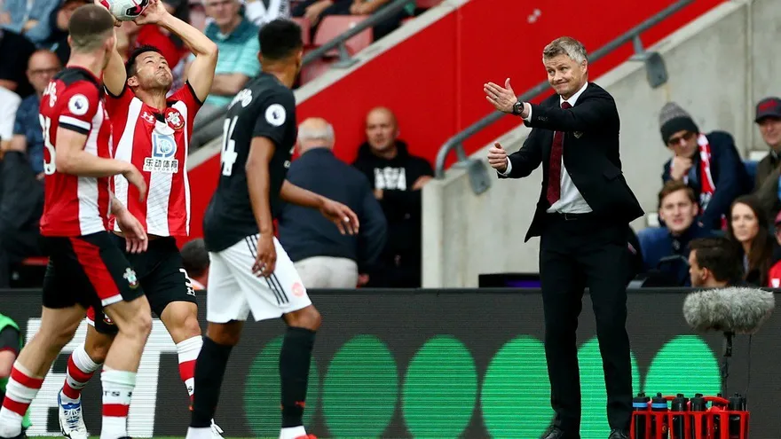 El United tropieza en Southampton pese a otro gol de Daniel James