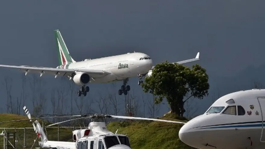 Papa Francisco llega a Colombia con un mensaje de paz