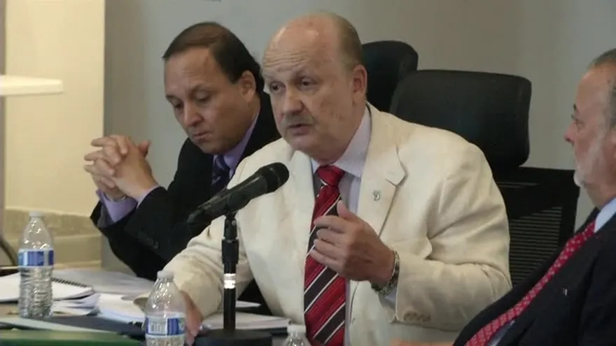 Magistrado Pinilla dice que no se reelegirá en el TE