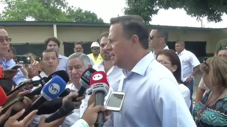 Se retiraron placas a diputados y suplentes