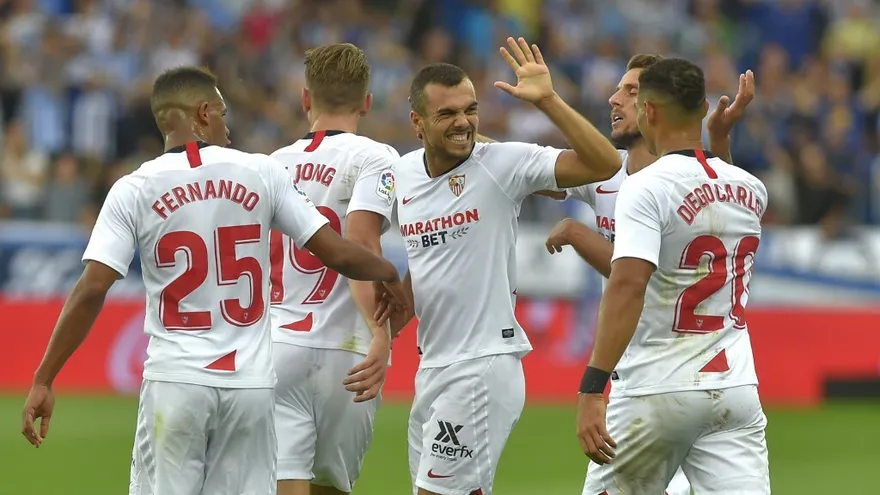 El Sevilla gana al Alavés y se pone líder liguero