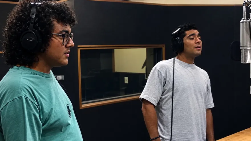 Piero y Maradona en estudio grabando canción para UNICEF