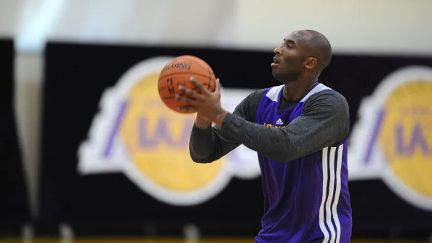 Lakers inician entrenamientos con énfasis en lo físico