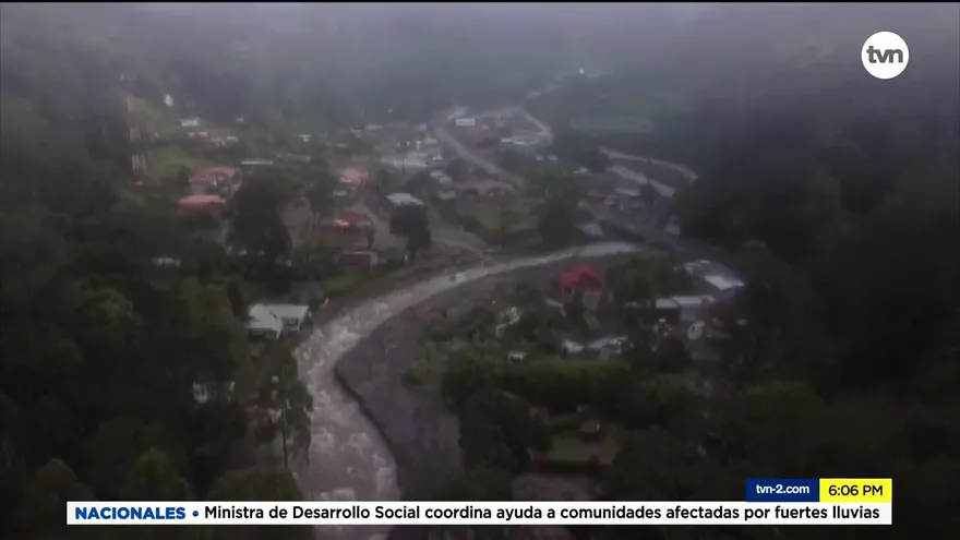 Este viernes continuaron los trabajos para despejar la vía hacia Bambito