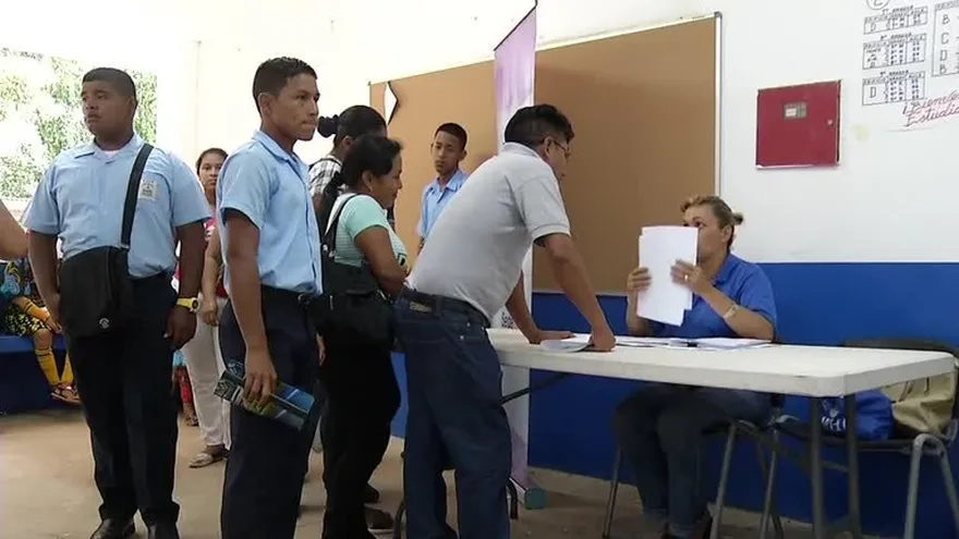 Presidente Varela y Ministra Paredes dieron inicio oficial al período oficial