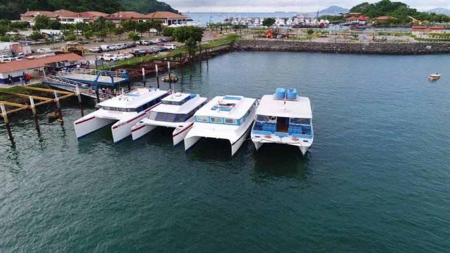 Imagénes de una de las marinas en la Calzada de Amador.