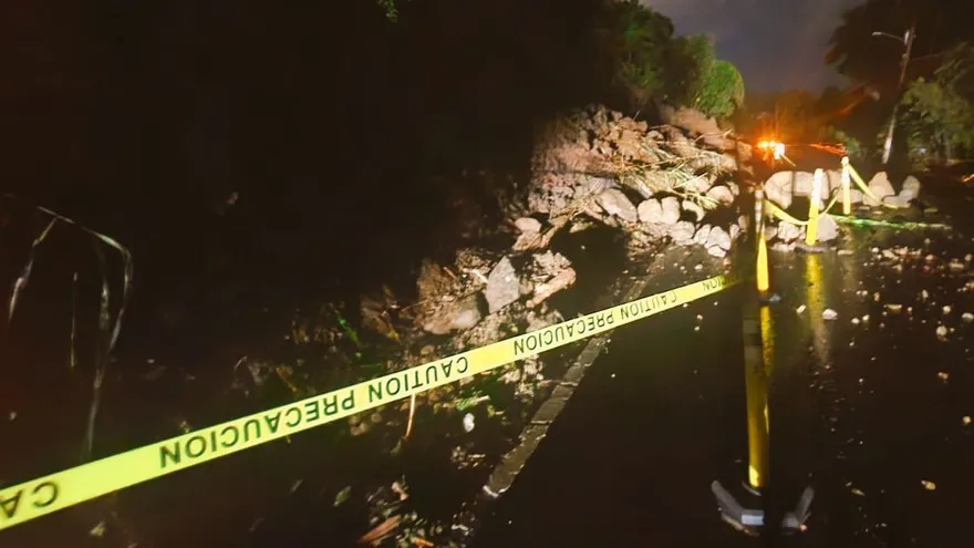 Derrumbre de rocas y deslizamiento de tierra afectó otro tramo de la vía que conduce hacia Chivo Chivo