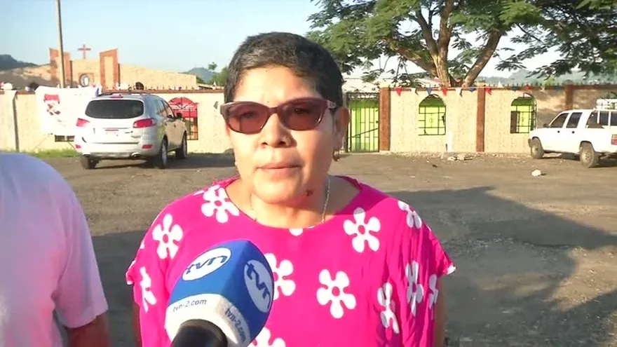 Camión volquete deja sin luz a barrio de Santa Librada