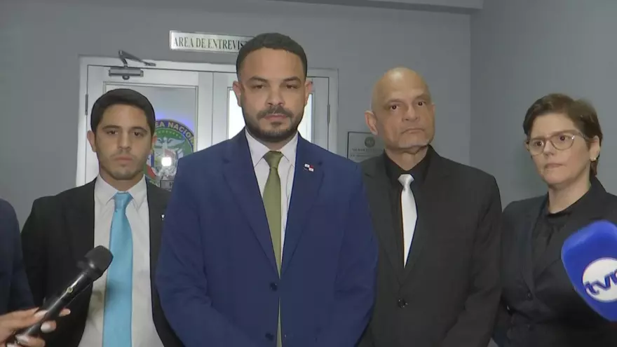 La bancada Seguimos indicó que respaldarán las acciones legales del diputado Betserai Richards.