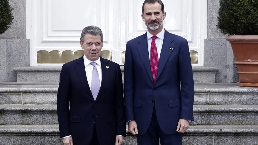 El presidente colombiano Juan Manuel Santos junto al rey Felipe VI