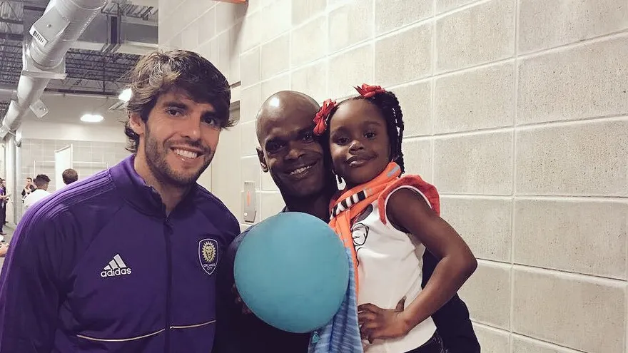 Adolfo Machado junto a Kaká