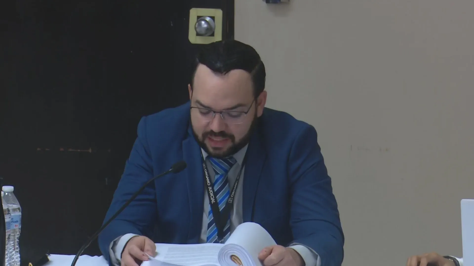 Funcionario del Órgano Judicial lee vista fiscal en caso Odebrecht