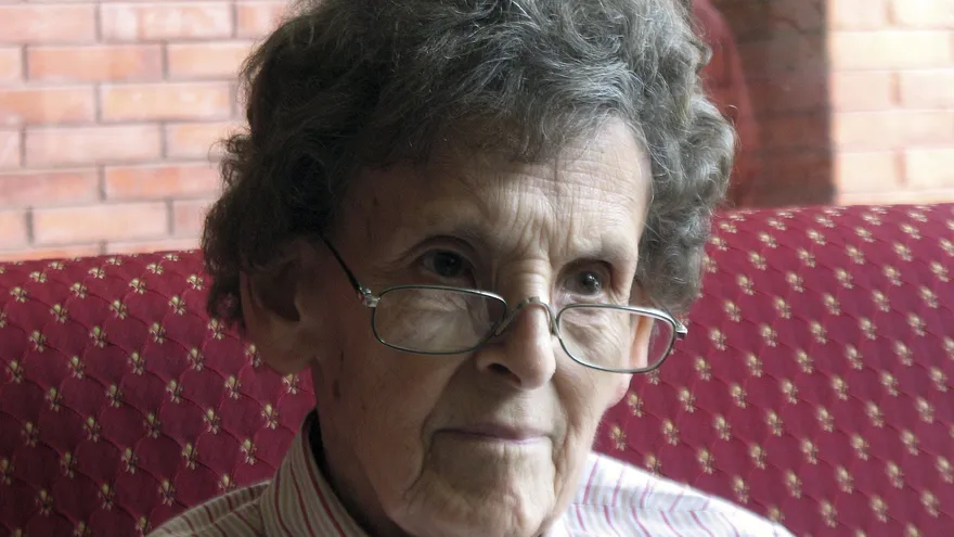 Elizabeth Hawley, periodista estadounidense