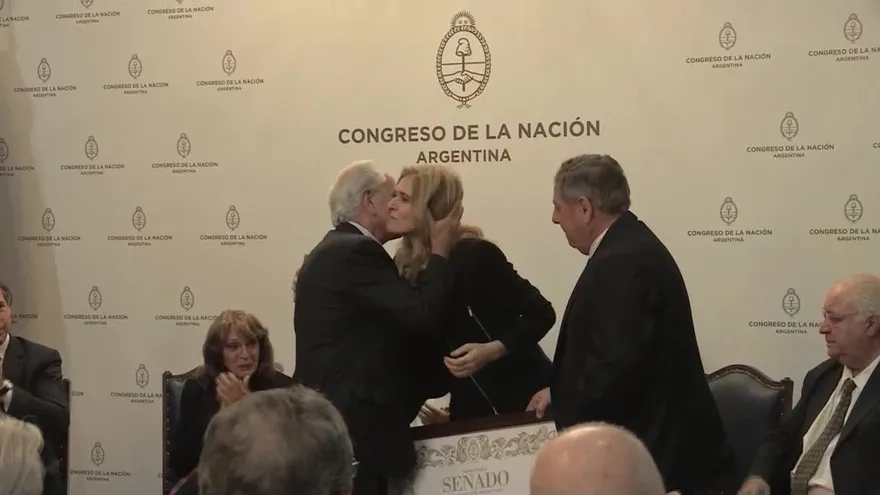 Senado argentino condecora a investigadores de crímenes de la última dictadura