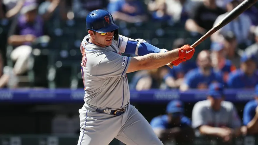 Pete Alonso se afinca en el liderato de jonrones en las Grandes Ligas