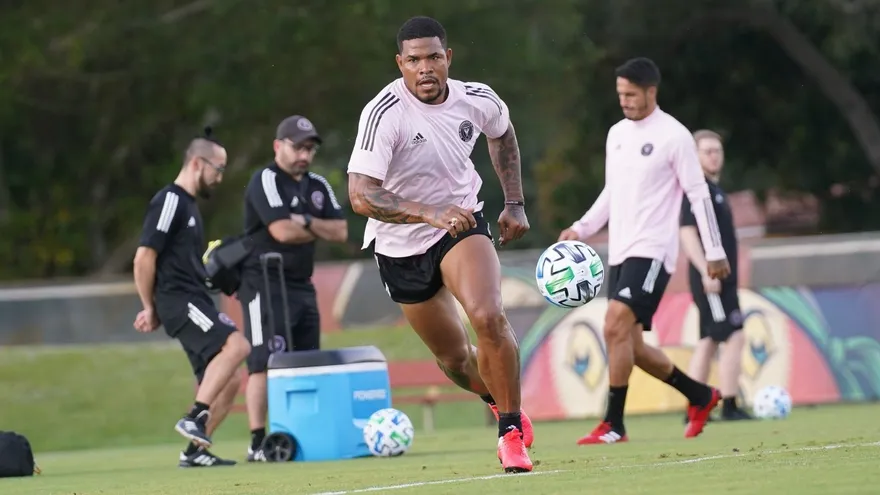 Roman Torres esta nuevamente en entrenamientos con el Inter Miami
