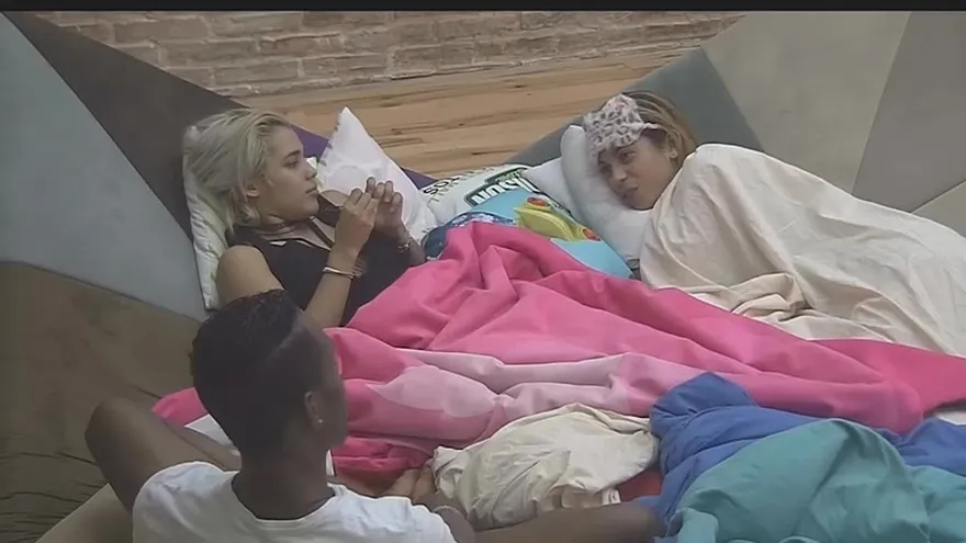 Gigi no soporta que le hablen de una de sus hermanitas