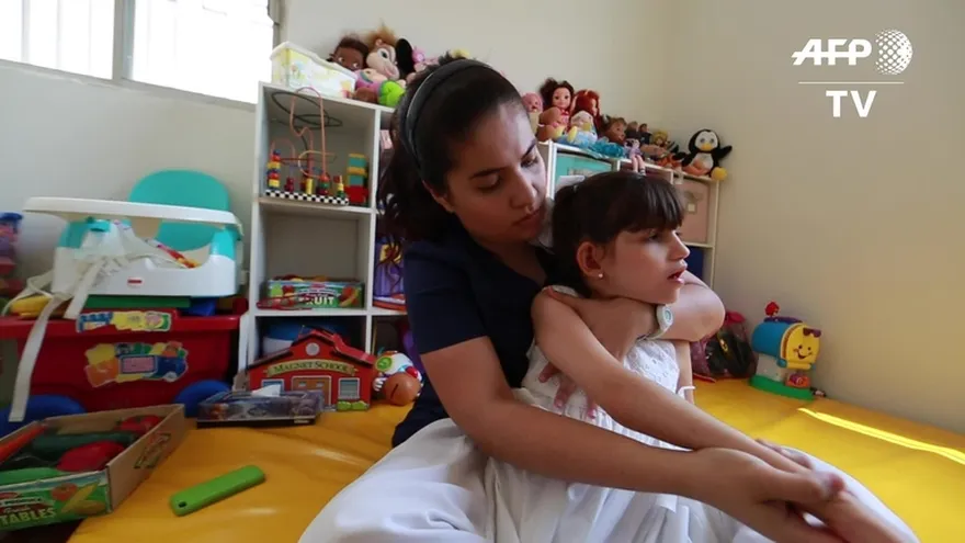 Niña mexicana aviva debate sobre marihuana medicinal