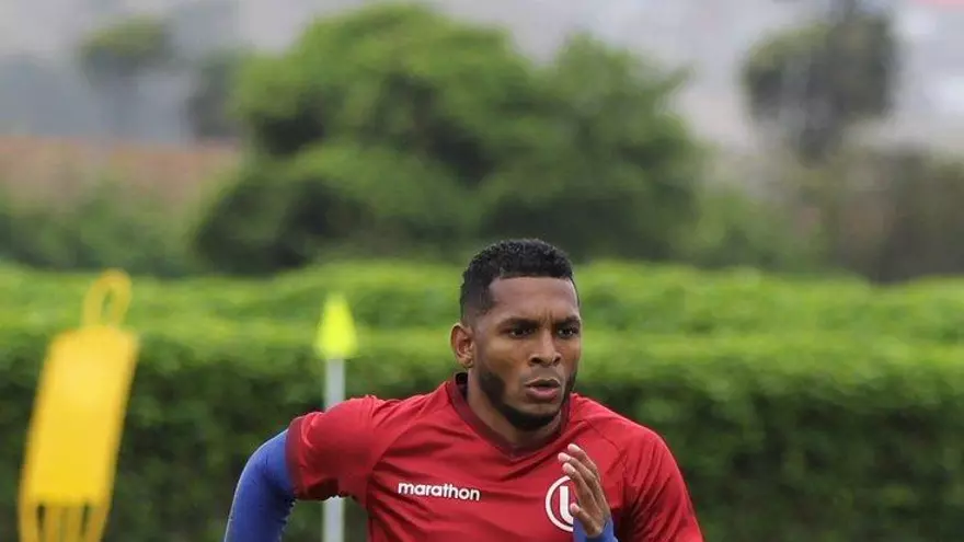 Alberto "negrito" Quintero estaría listo para jugar con Universitario en Perú