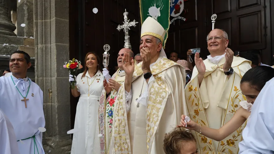 Monseñor llama a enfrentar la corrupción en mensaje de Pascua