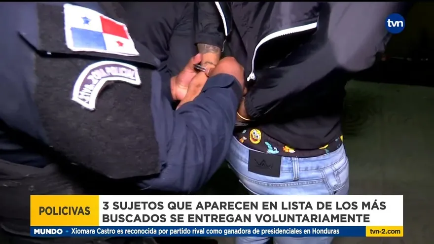 Se entregan tres de los más buscados