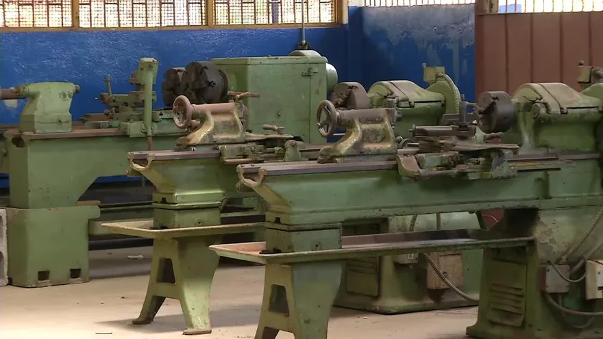 Talleres de algunas escuelas con talleres desactualizados