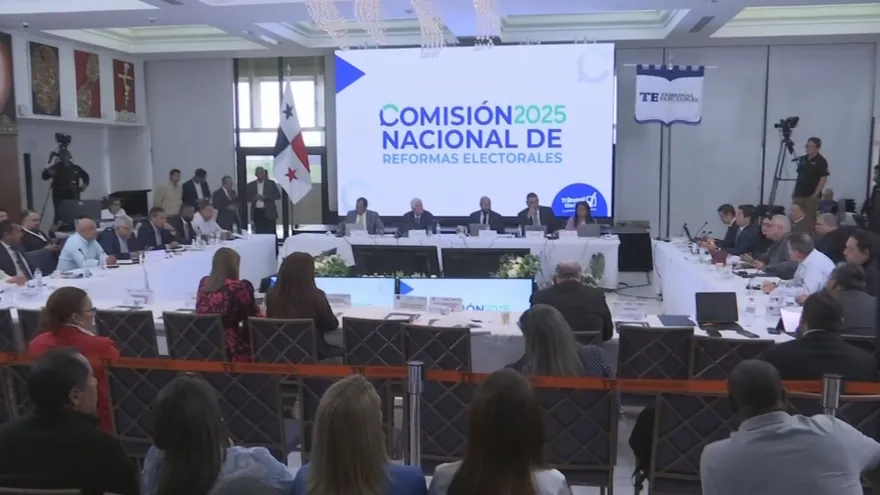 Reunión de la Comisión de Reformas Electorales.