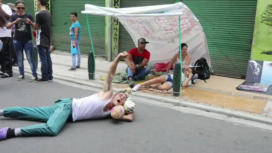 Colombianos combaten el estrés en el “Día de la pereza”