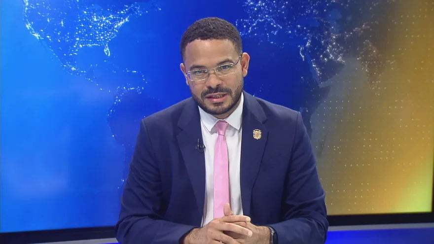 Diputado Betserai Richards.