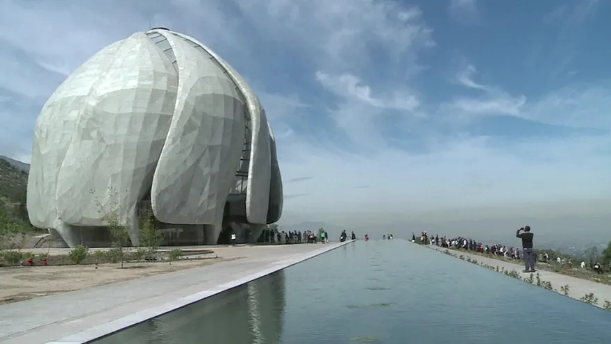La religión bahaí inaugura espectacular templo en Chile