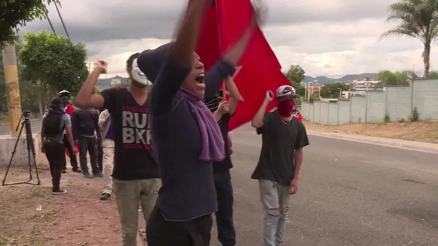 Honduras responde a llamado de OEA y siguen protestas