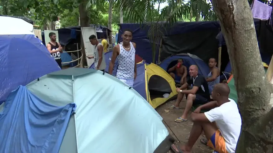 Cubanos en desacuerdo con su traslado