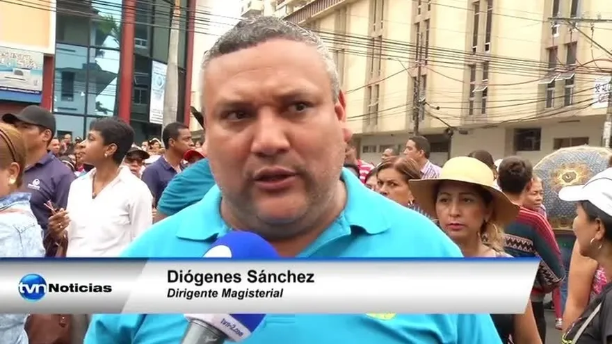 Maestros ponen fin a la huelga