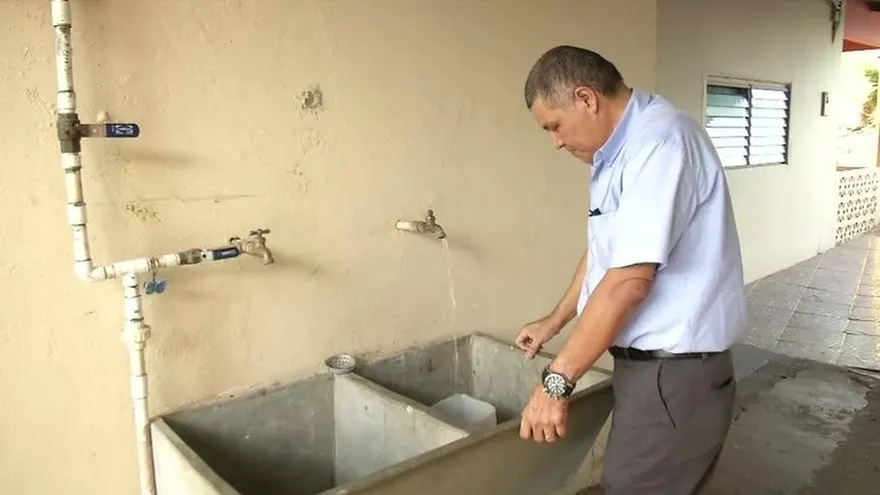 Residentes en la vía Domingo Díaz, sin agua este viernes
