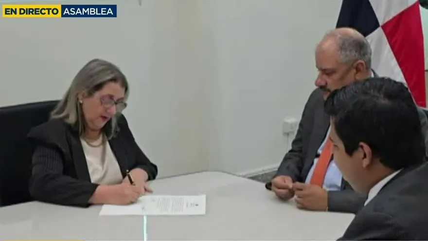 Ángela Russo se juramenta como nueva Defensora del Pueblo