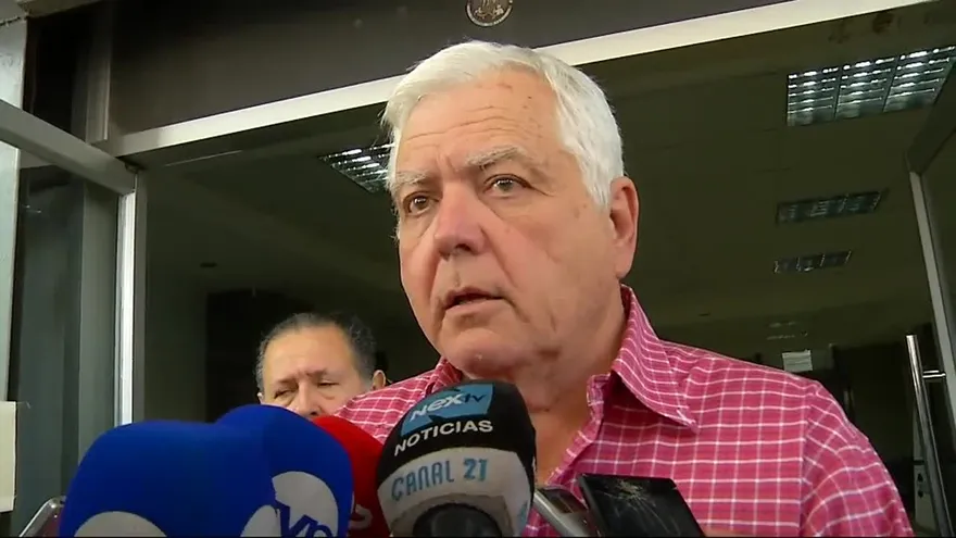 Mario Martinelli sale de fiscalía sin medida cautelar