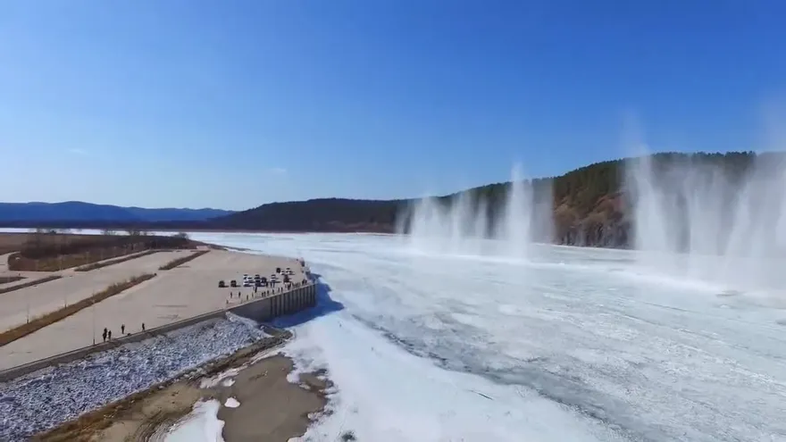 China dinamita el río Amur, fronterizo con Rusia, para romper capas de hielo