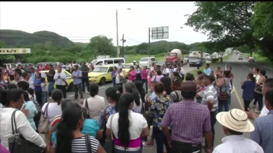 Estudiantes y padres de familia de un colegio en Coclé piden mejoras al plantel
