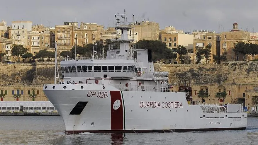 Un barco de la Guardia Costera italiana.