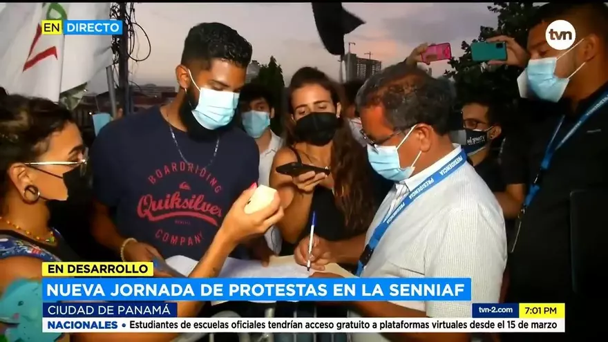 Protesta en la Senniaf se trasladó a la Presidencia