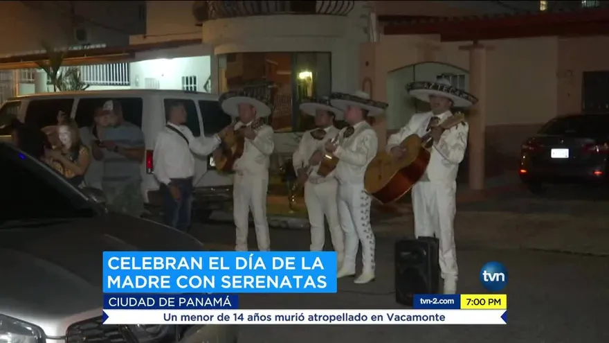 Una serenata en honor a las madres