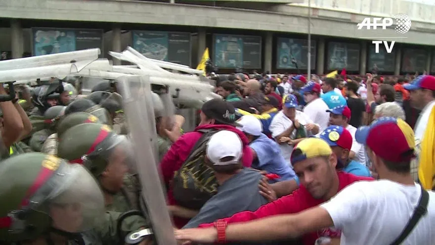 Venezuela: Bloquean marchas opositoras a favor de revocatorio