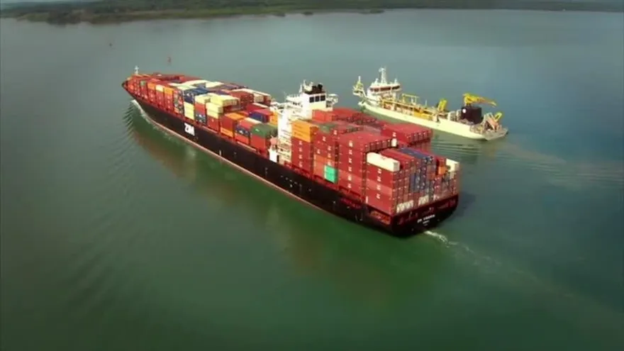 Buque Baroque, primero en llegar a Agua Clara