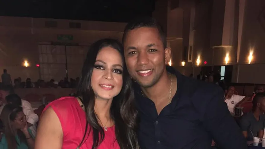 'Maestrito' Córdoba junto a la púgil Dayana Cordero.