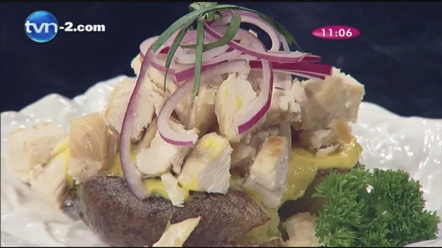 TORTILLAS DE PAPAS MAJADAS CON POLLO GRILLADO