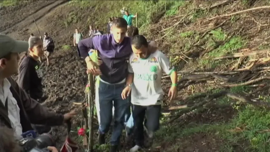 Sobrevivientes de Chapecoense visitan sitio de tragedia aérea