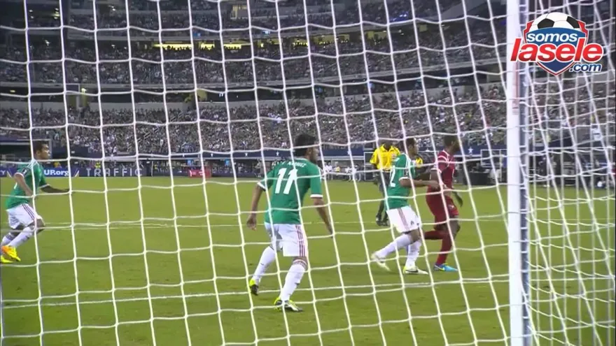 Segundo gol de Panamá Román Torres sobre México en semifinales de Copa Oro 2013