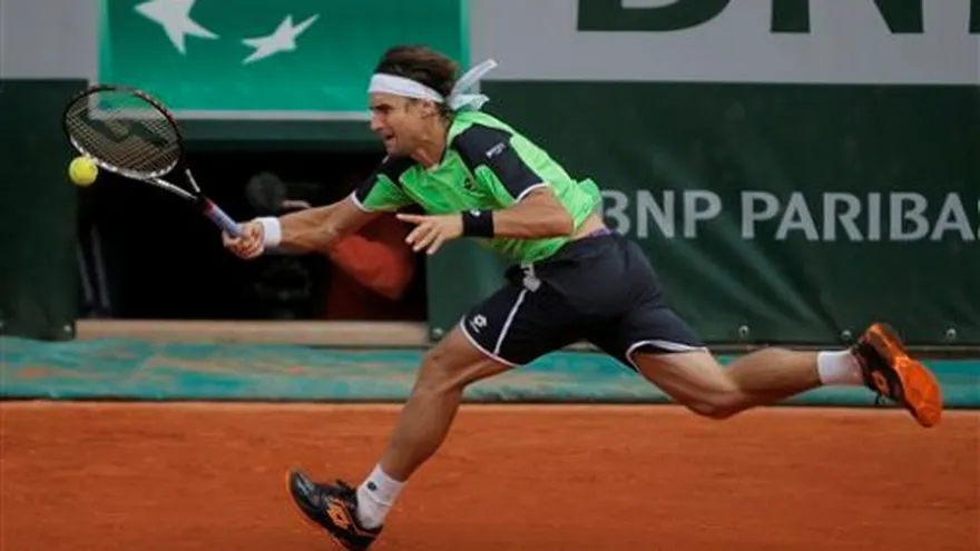 Serena Williams y Ferrer avanzan en Francia